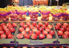 Re-brand of CMI's Ambrosia apples.